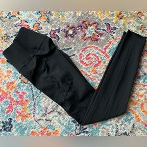 fabletics leggings size small